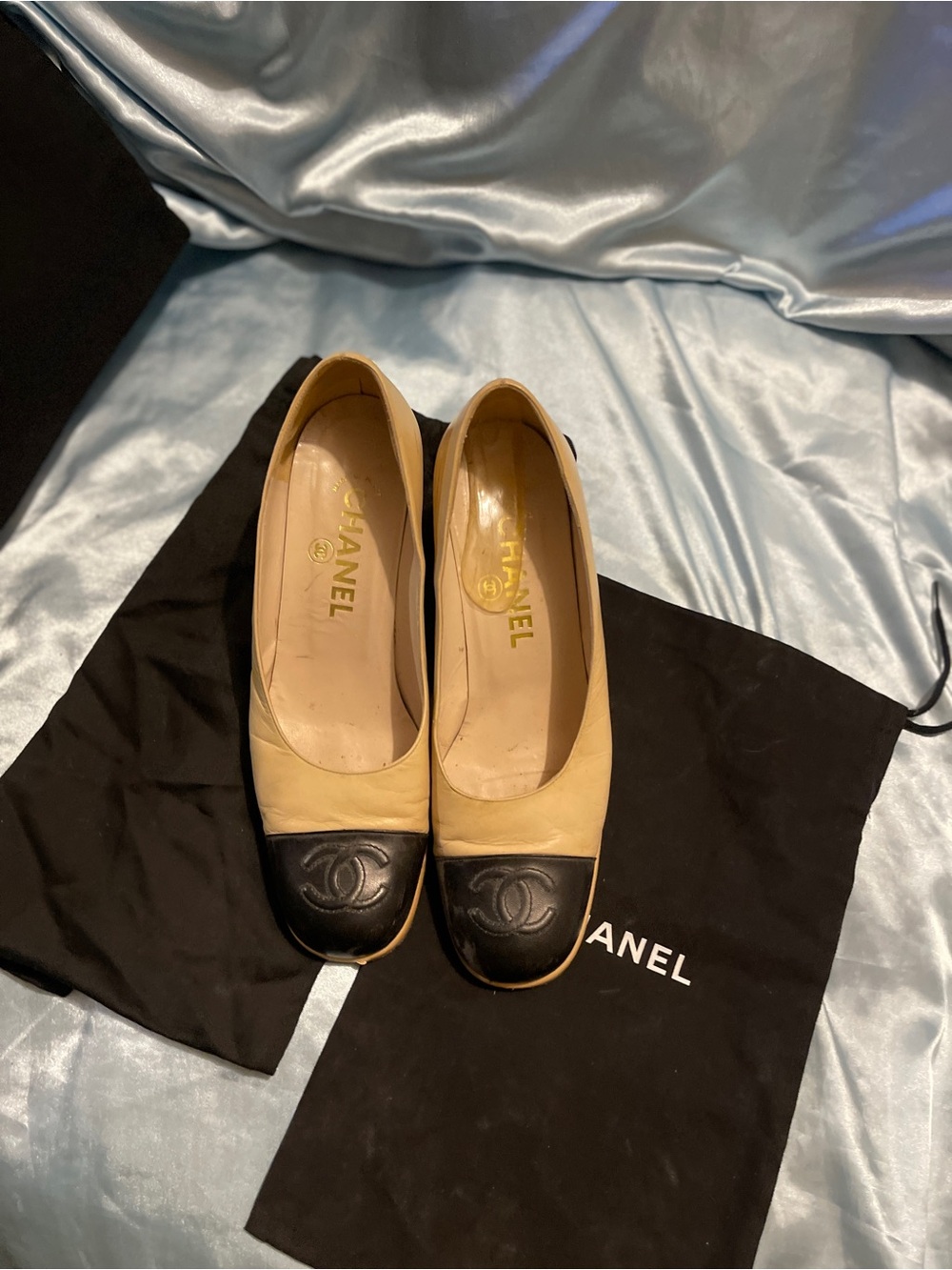CHANEL Beige Leather Ballet Flats with Black Cap-Toe and CC Logo - Picture 10 of 11